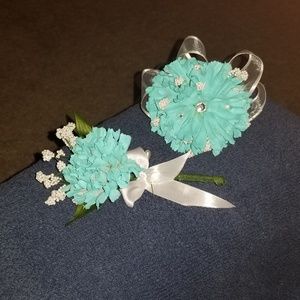 Corsage and Boutonniere Set